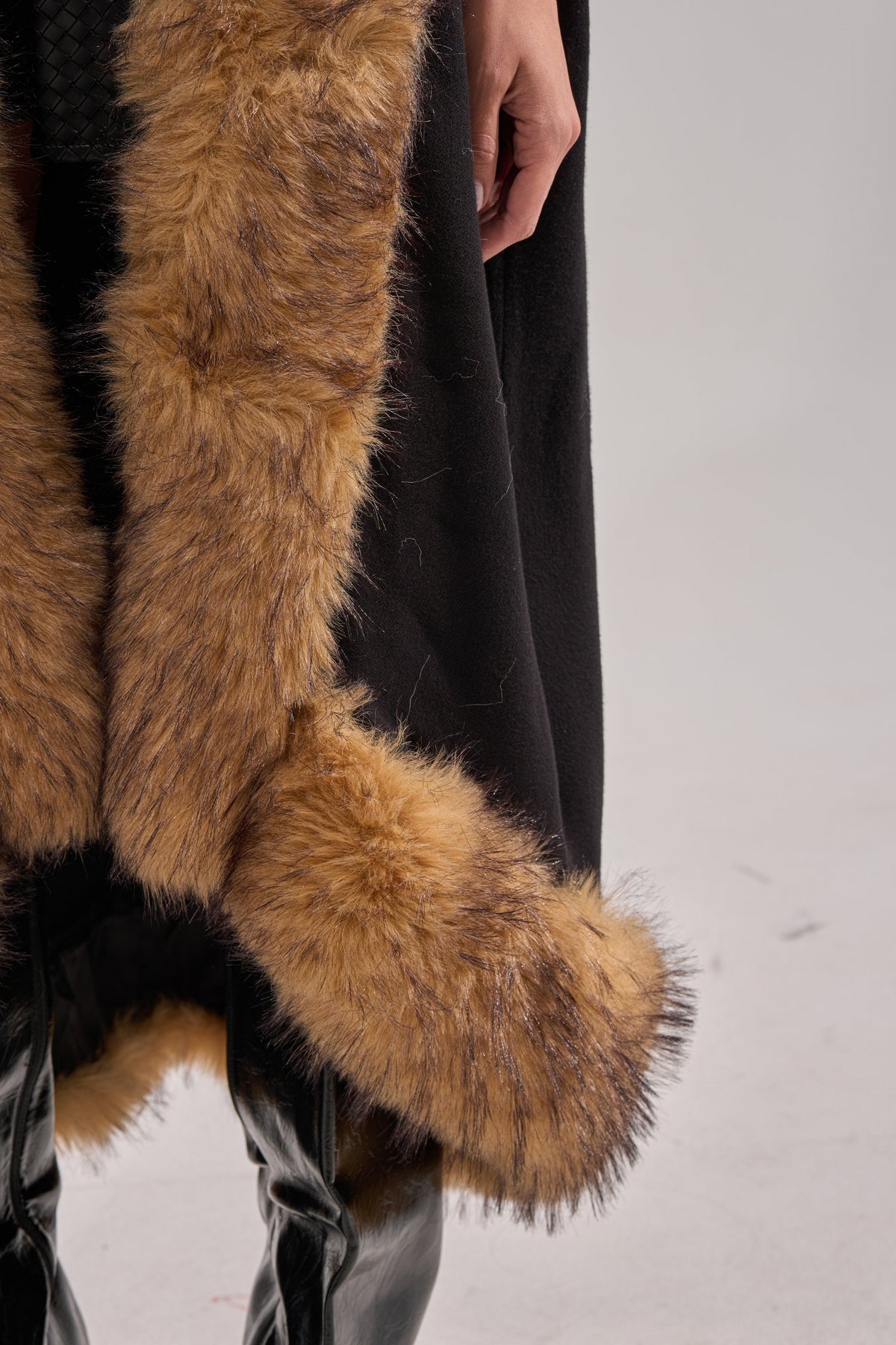RICH SWEATER WITH FUR TRIM