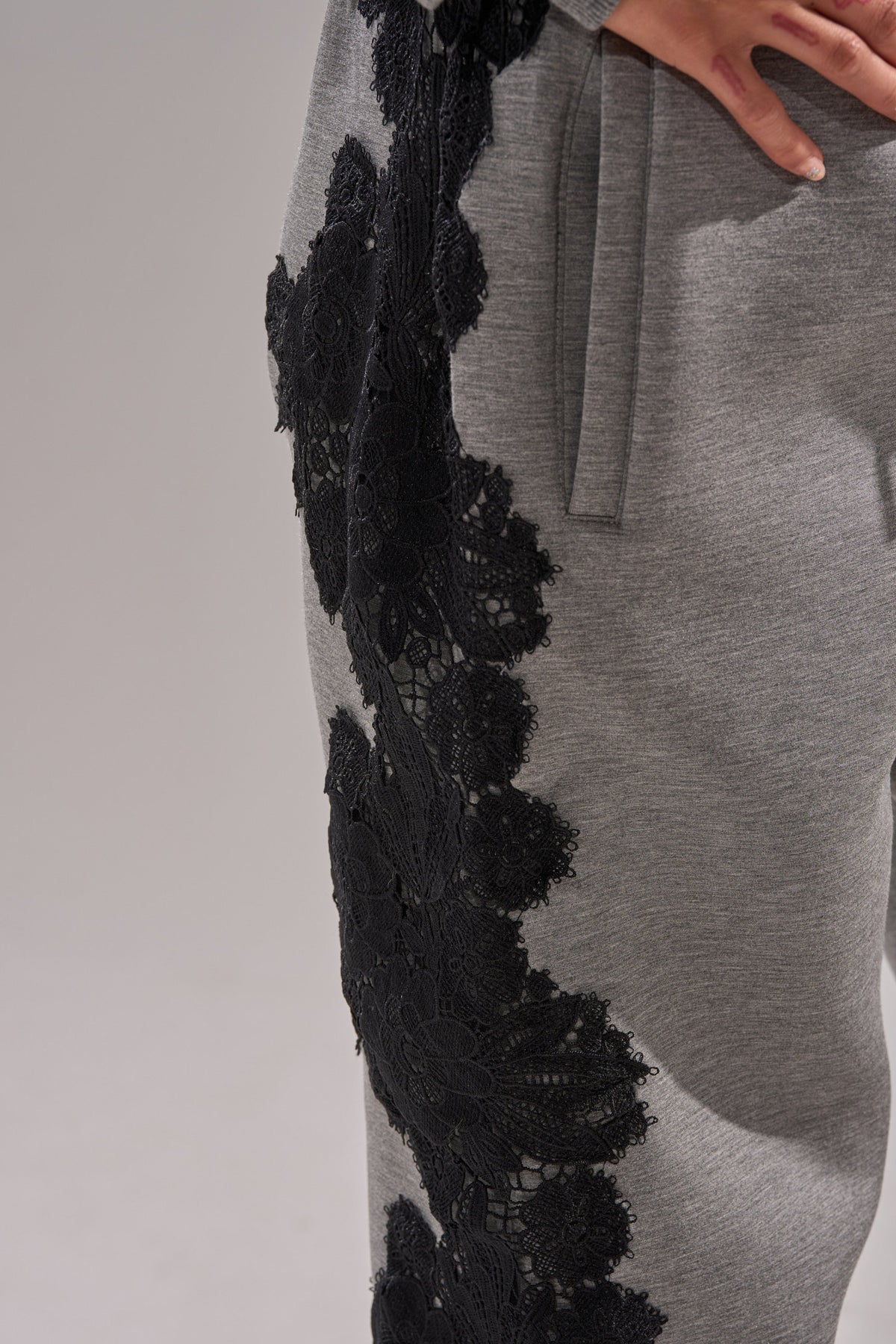RAQUEL STRAIGHT JOGGER PANT